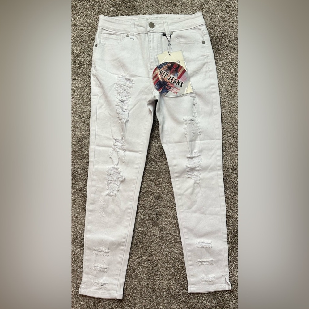 VIP Jeans Women’s White Destructed Collection Skinny Jeans NWT Size 5/6